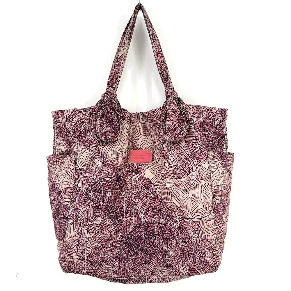 Marc By Marc Jacobs Quilted Tote Bag Pink Swirl Magnet Close